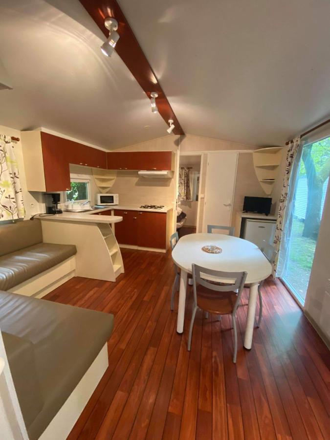 Camping De Baignes Hotel Ngoại thất bức ảnh